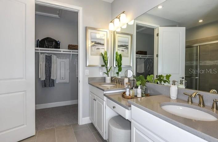 AZARIO ESPLANADE - Residential