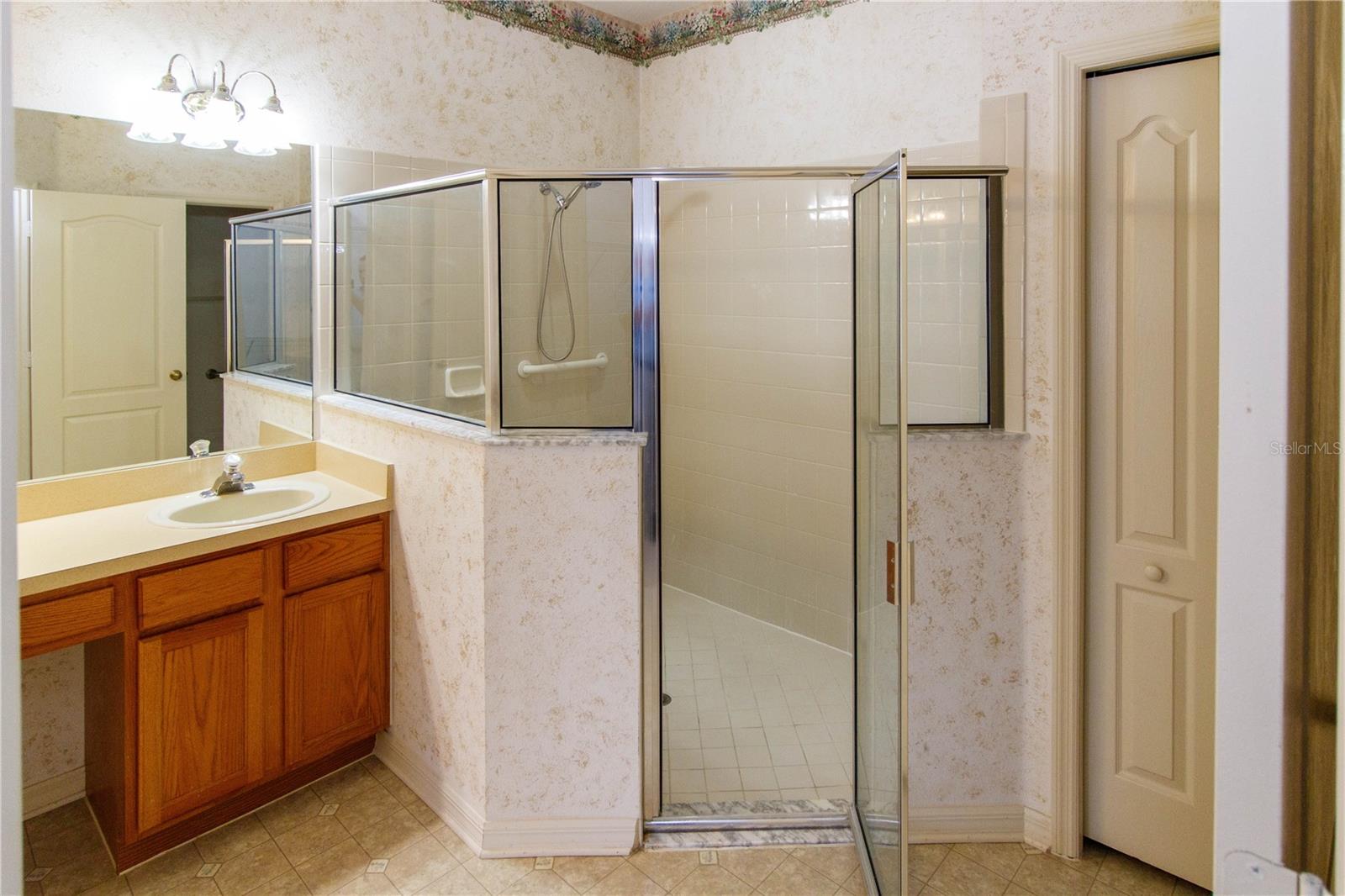 MEADOW POINTE - Residential