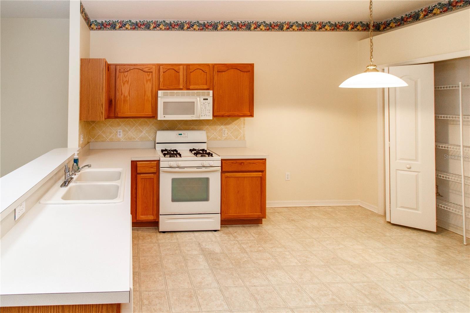 MEADOW POINTE - Residential