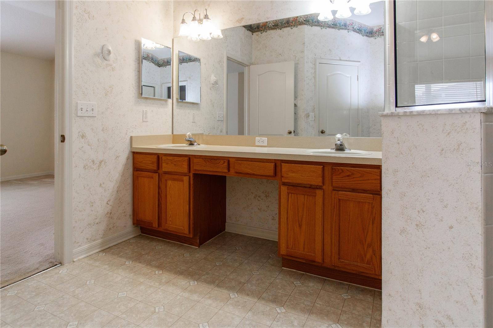 MEADOW POINTE - Residential