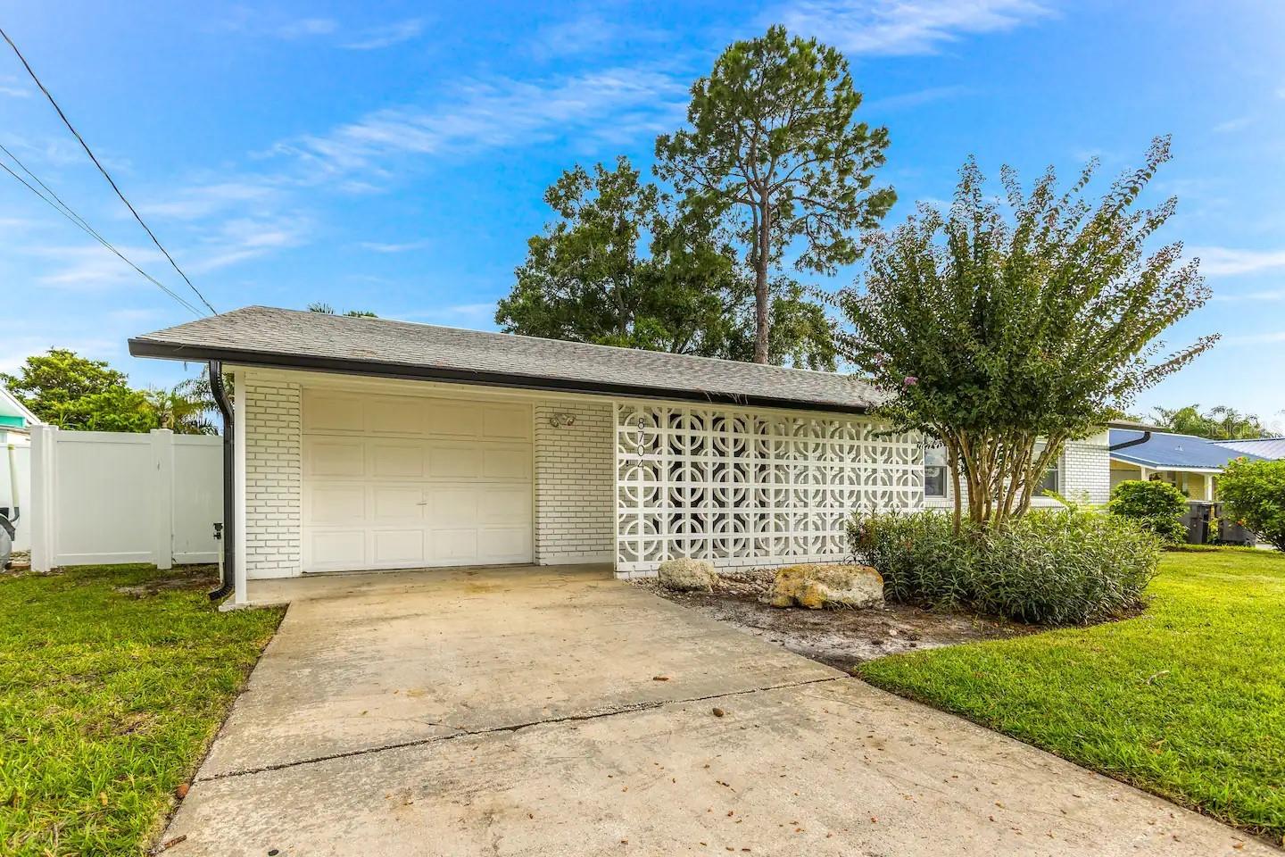8704 THORNWOOD LANE