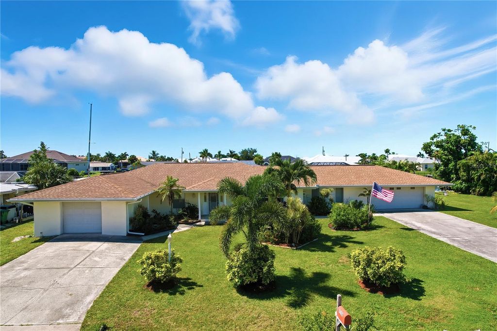 Photo of 133 SE Peckham Street SE, Port Charlotte, FL 33952 (MLS # N6142913)