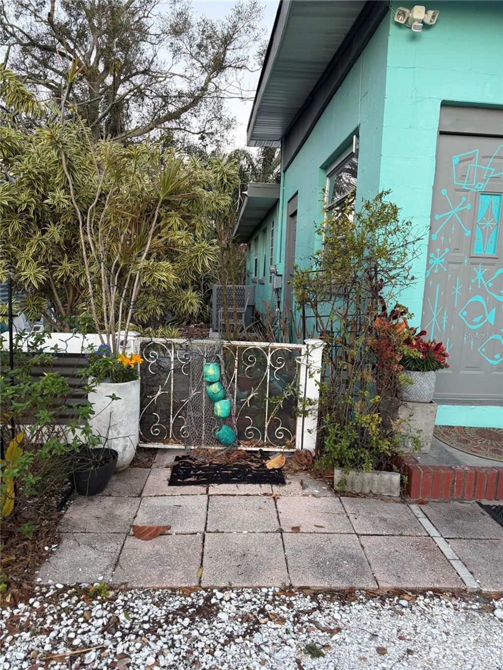 Photo of 5706 17th Avenue S, Gulfport, FL 33707 (MLS # O6390676)