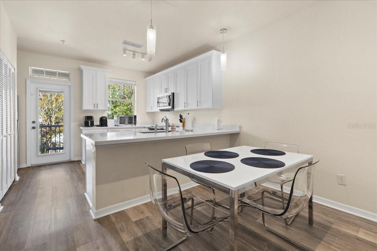 TAYLOR SQUARE CONDO - Residential