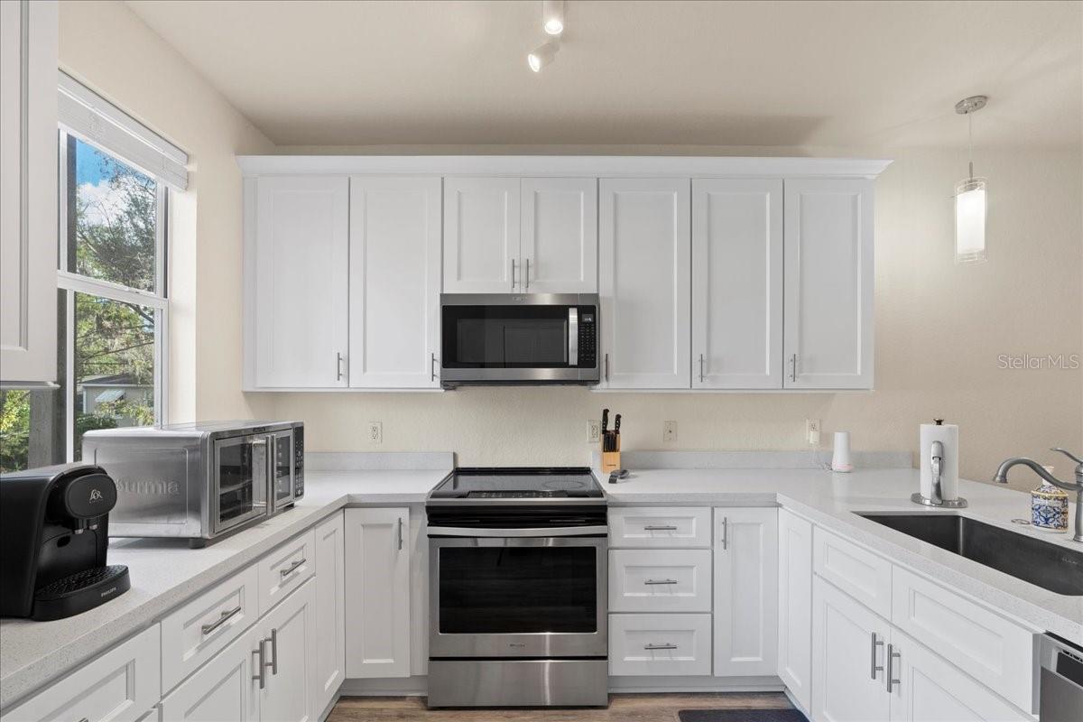 TAYLOR SQUARE CONDO - Residential