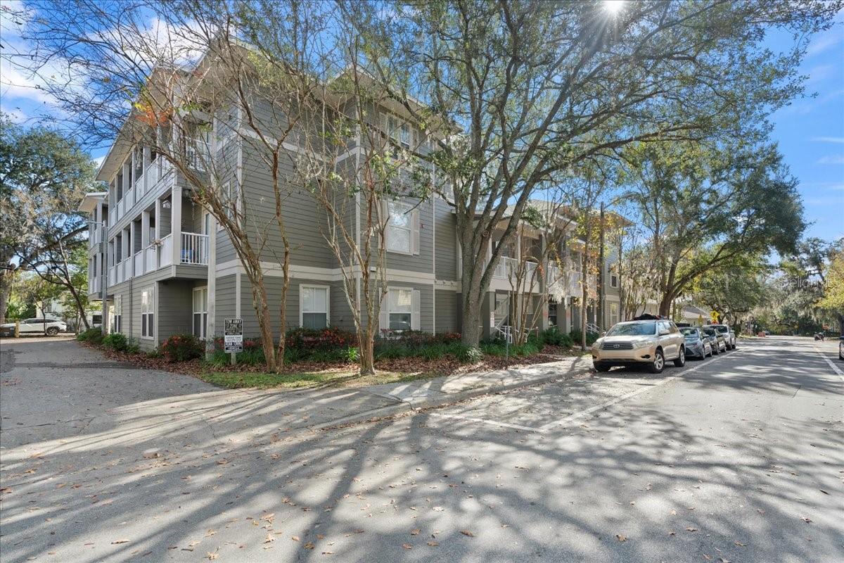 TAYLOR SQUARE CONDO - Residential