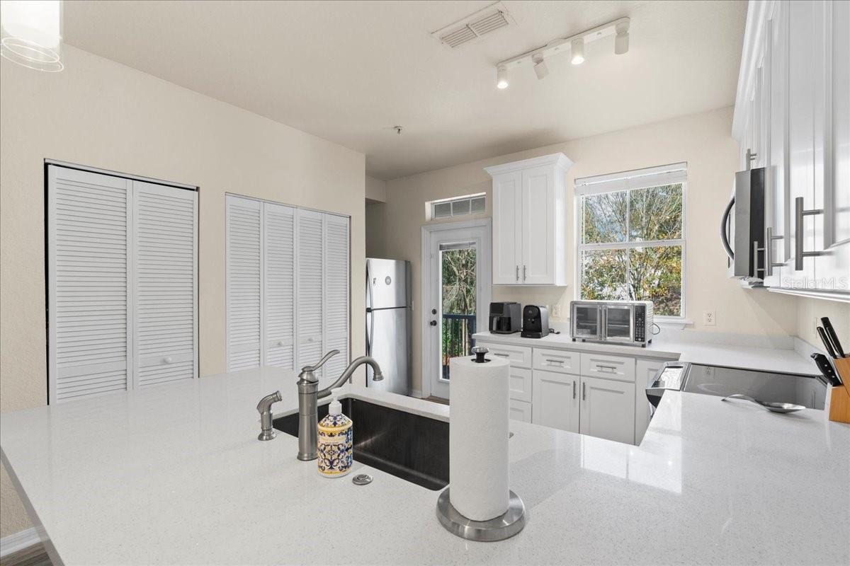 TAYLOR SQUARE CONDO - Residential