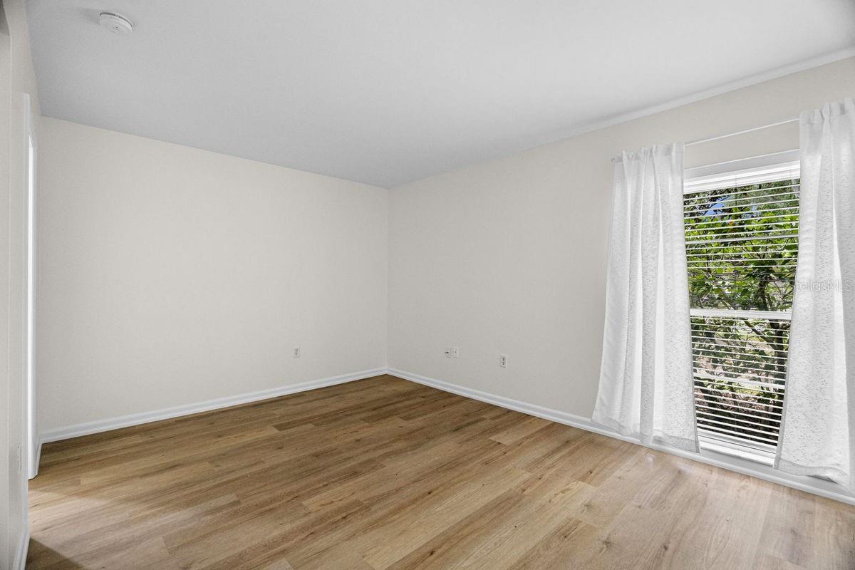 PIPERS GLEN CONDO - Residential