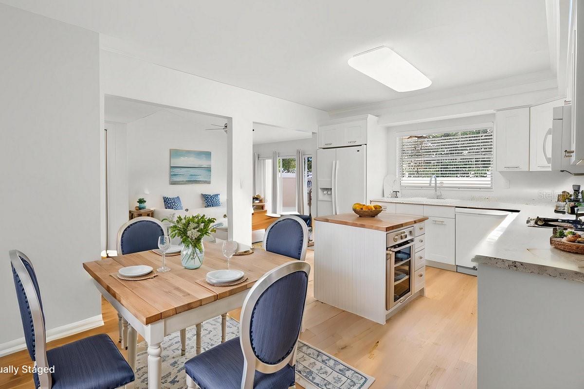 PIPERS GLEN CONDO - Residential