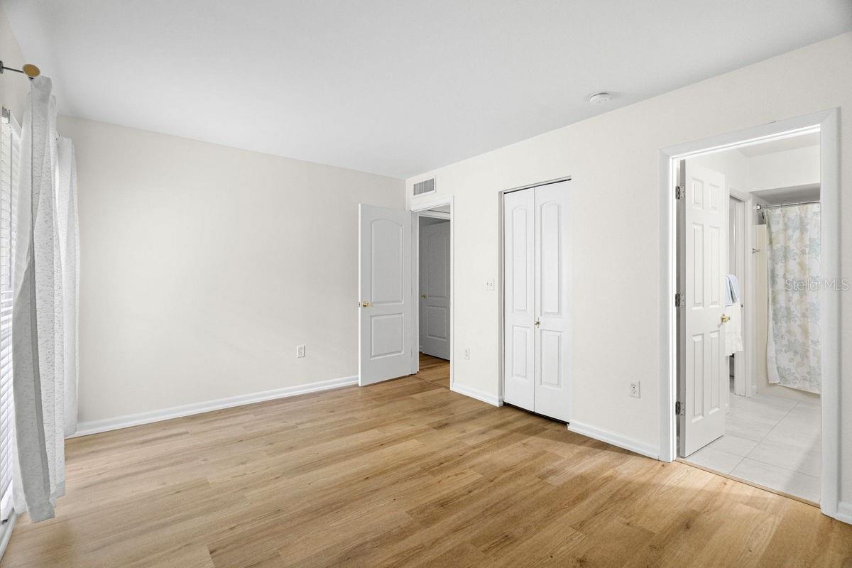 PIPERS GLEN CONDO - Residential