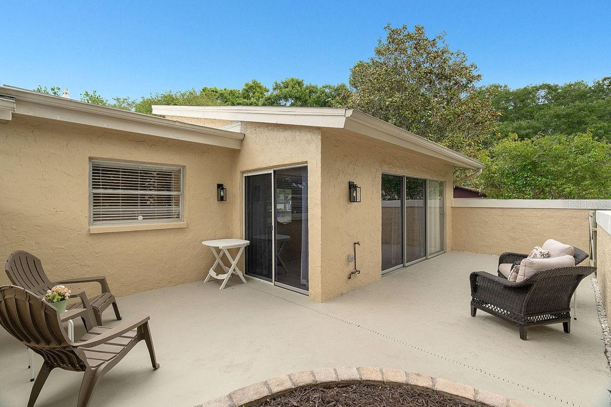 PIPERS GLEN CONDO - Residential