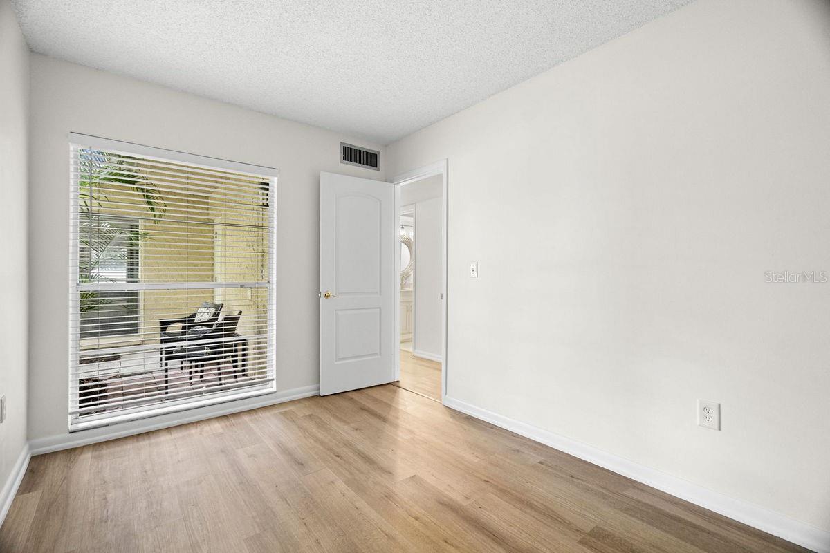 PIPERS GLEN CONDO - Residential