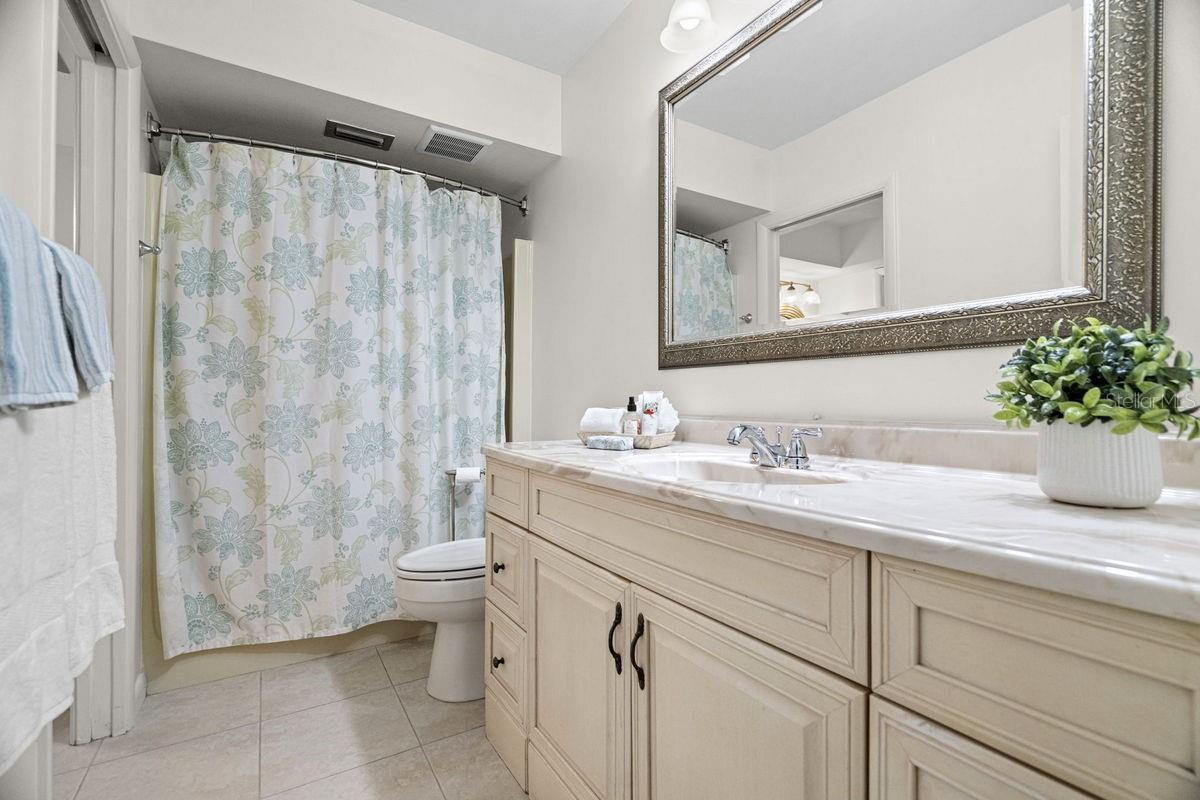 PIPERS GLEN CONDO - Residential