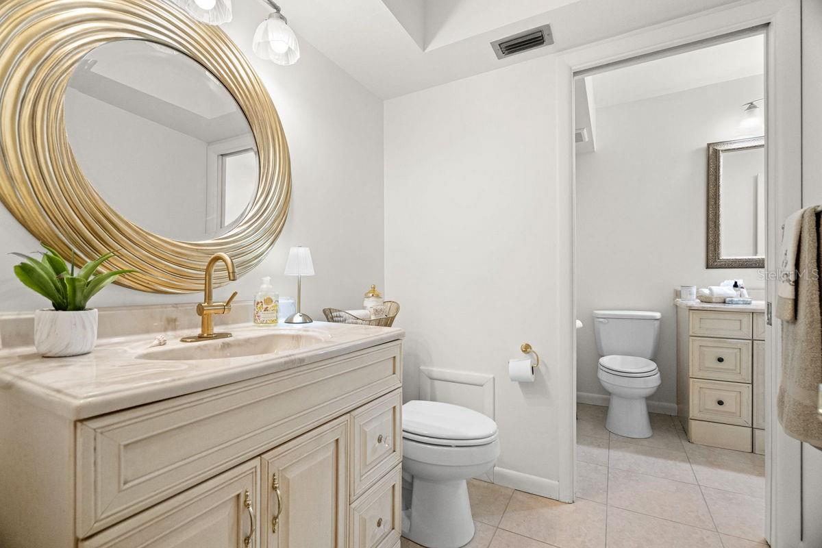 PIPERS GLEN CONDO - Residential