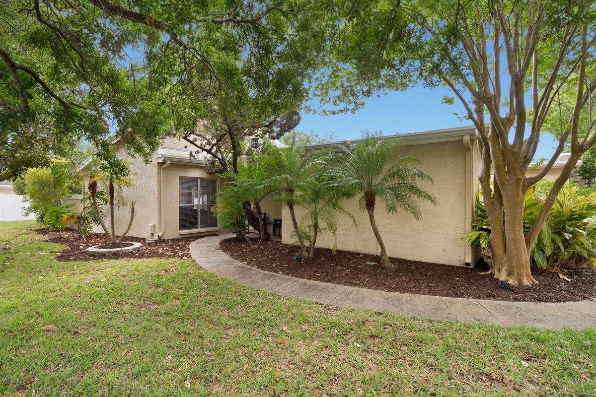 PIPERS GLEN CONDO - Residential