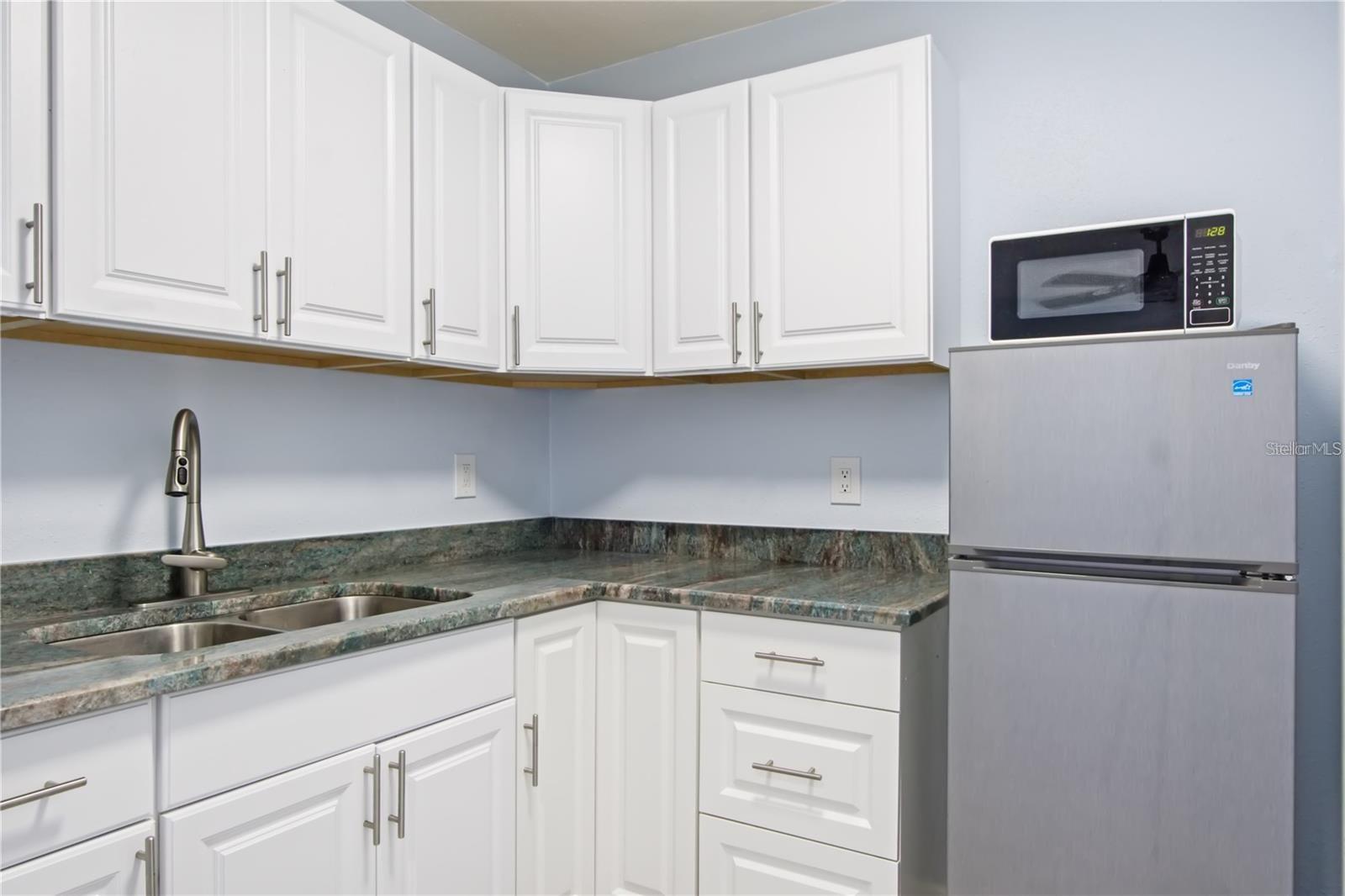 SHERYL MANOR - Residential Lease
