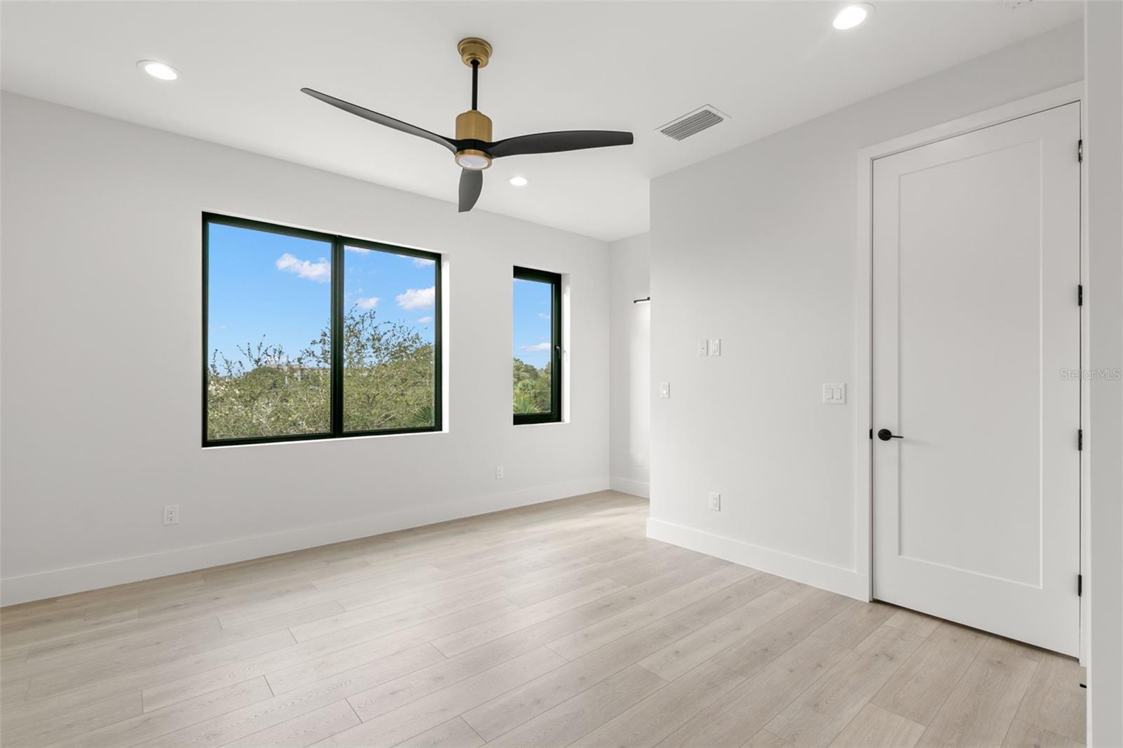 PARK HEIGHTS - Residential Lease