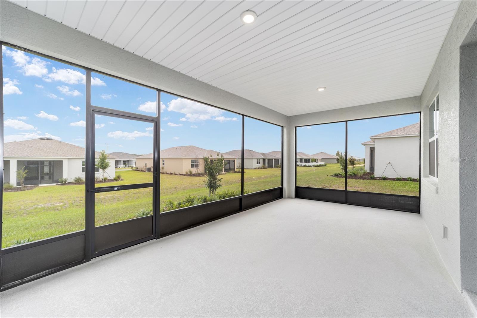 ON TOP OF THE WORLD - Residential
