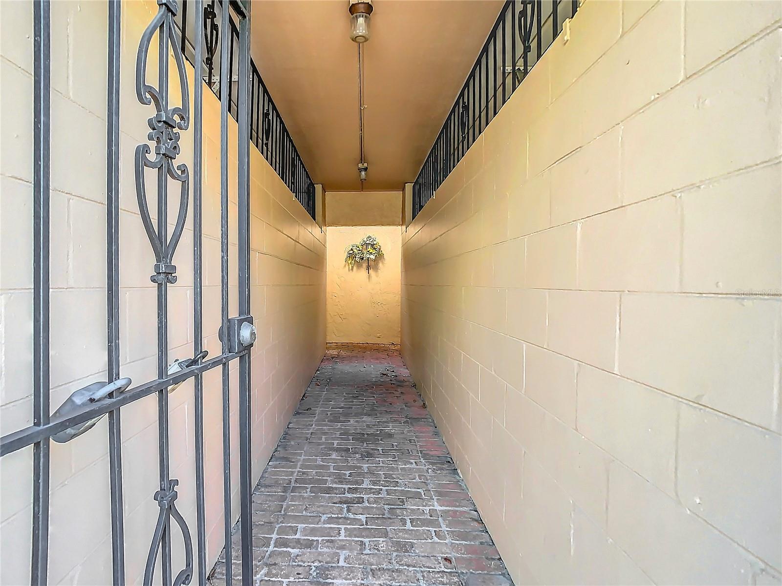 4405 VIEUX CARRE CIRCLE 4405