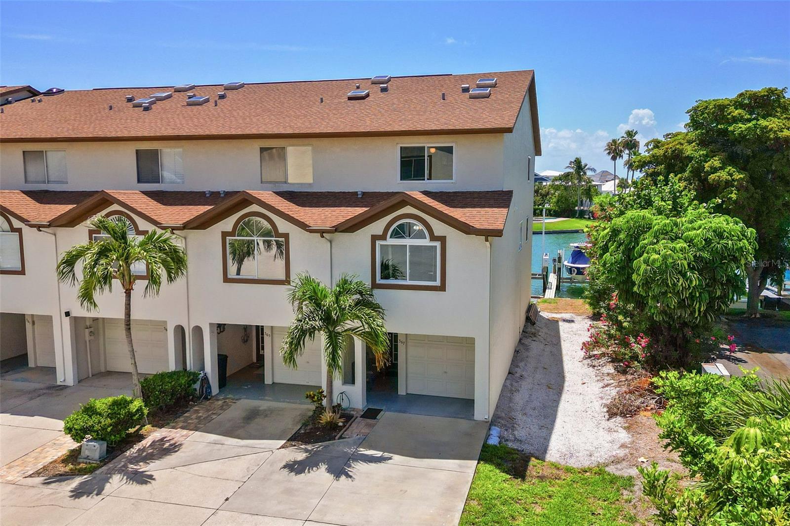 367 MADEIRA CIRCLE