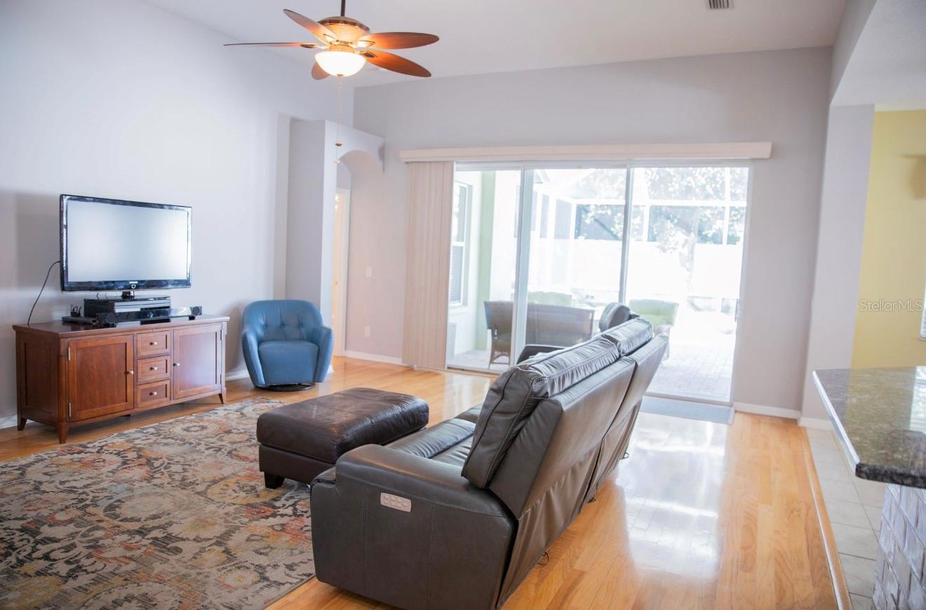 HARVEST FIELD - Residential