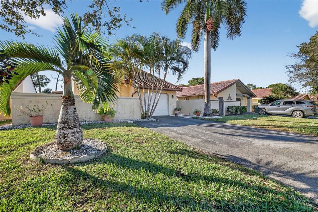 Photo of 1230 NW 22nd Avenue, Delray Beach, FL 33445 (MLS # TB8472077)