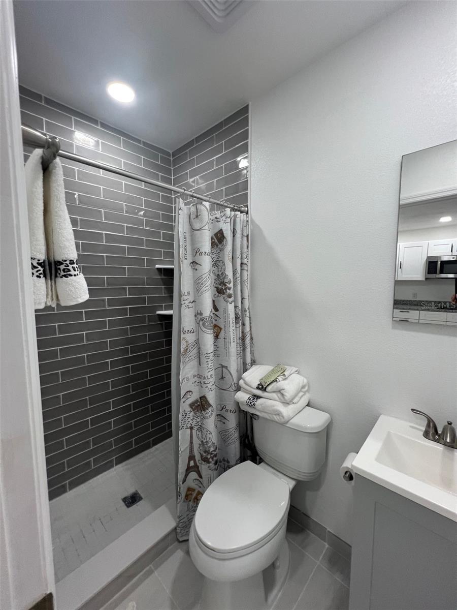 TOWNN COUNTRY PARK UNIT 34 - Residential Lease
