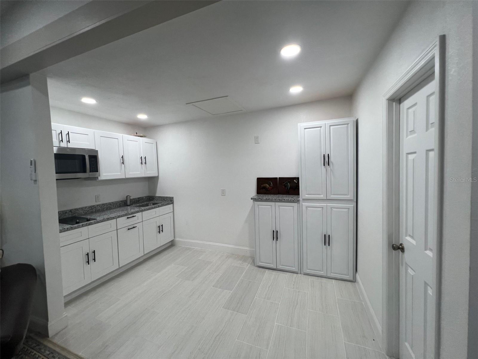 TOWNN COUNTRY PARK UNIT 34 - Residential Lease