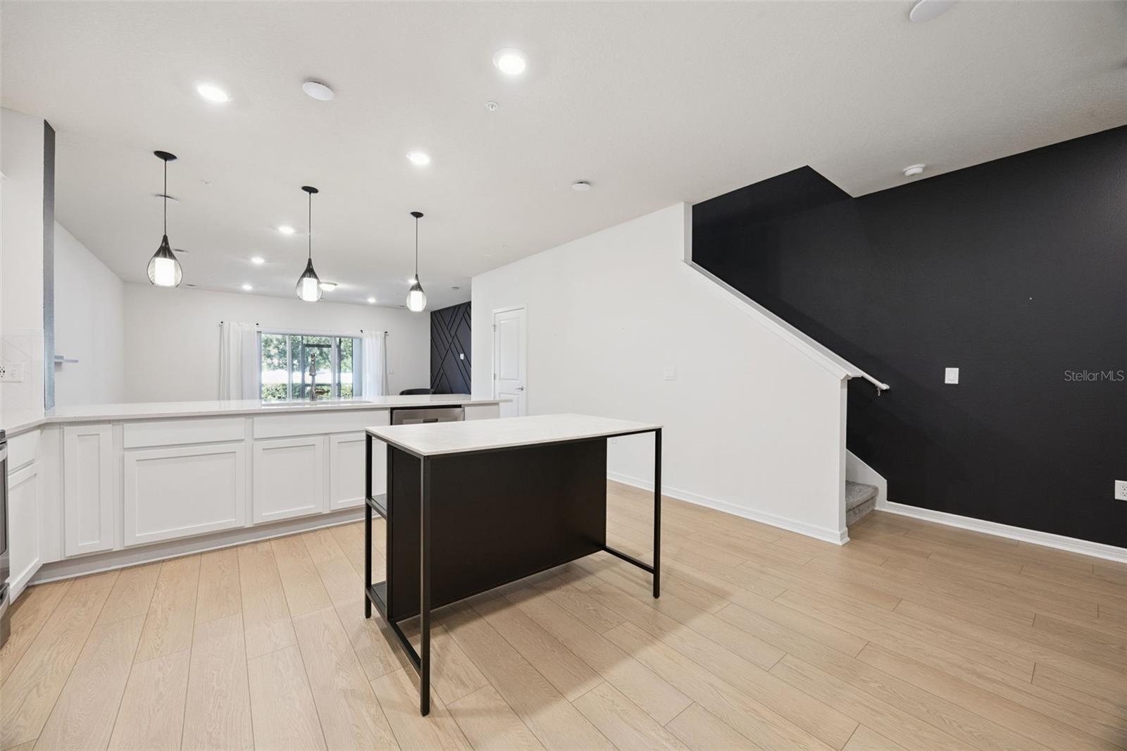 GRAYSON SQUARE - Residential