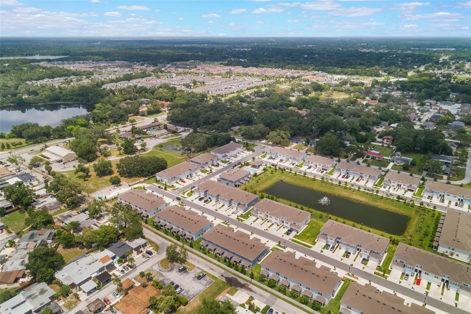 GRAYSON SQUARE - Residential