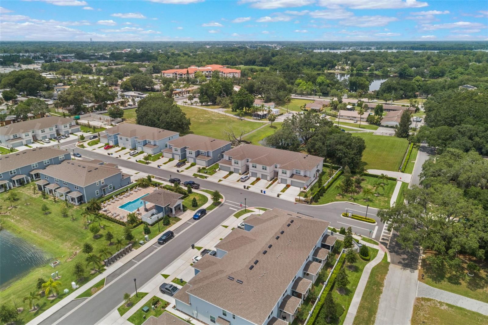 GRAYSON SQUARE - Residential