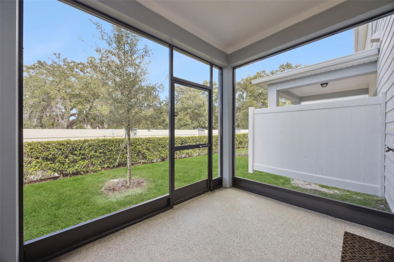 GRAYSON SQUARE - Residential