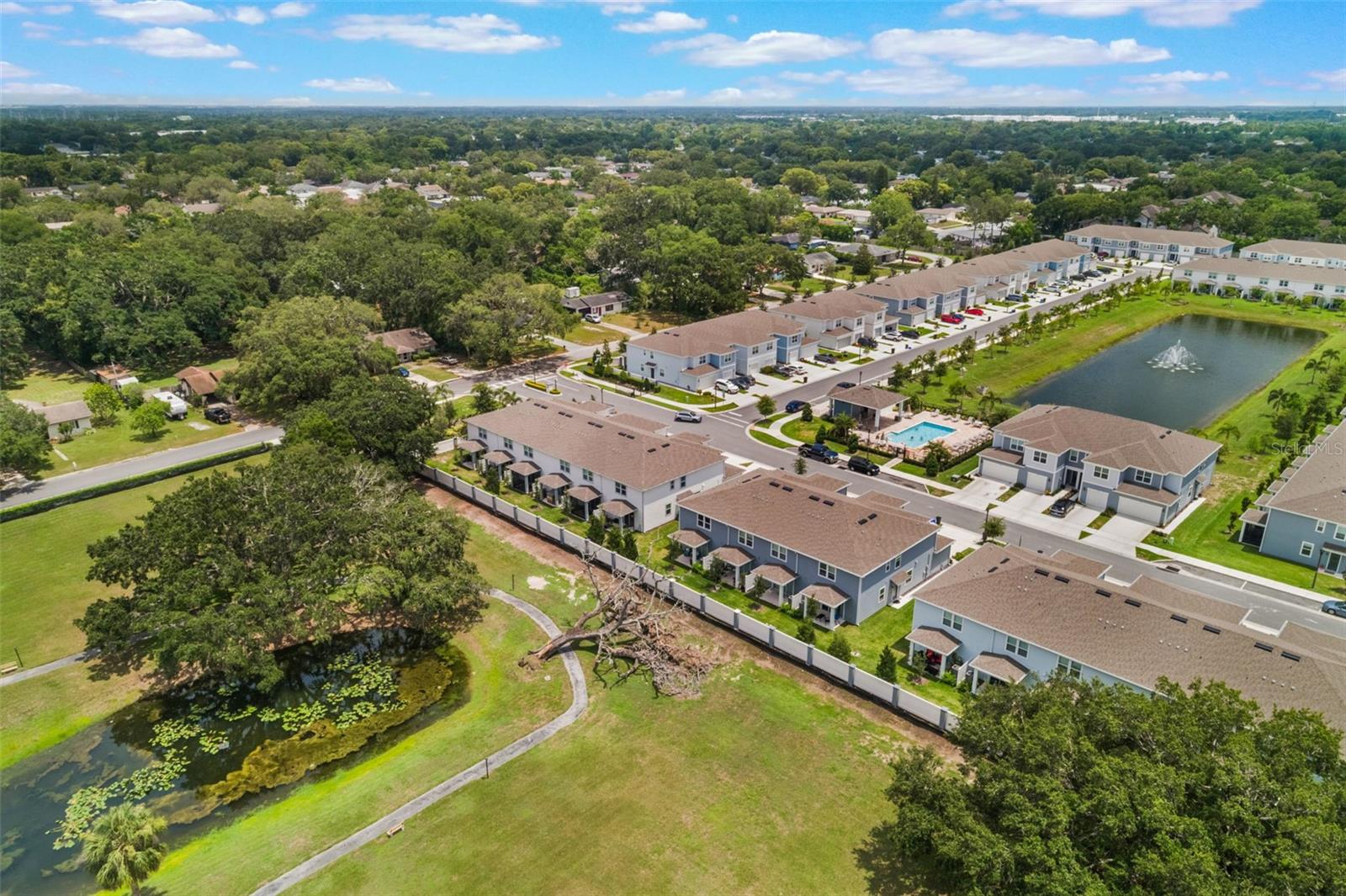 GRAYSON SQUARE - Residential