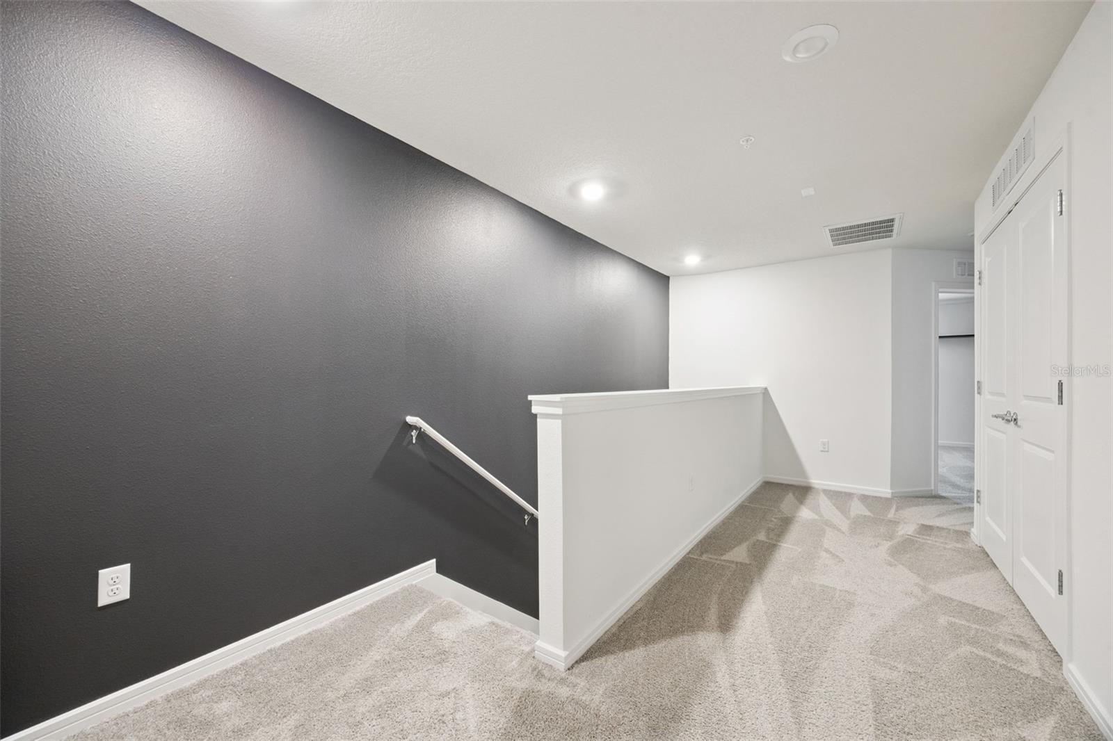 GRAYSON SQUARE - Residential