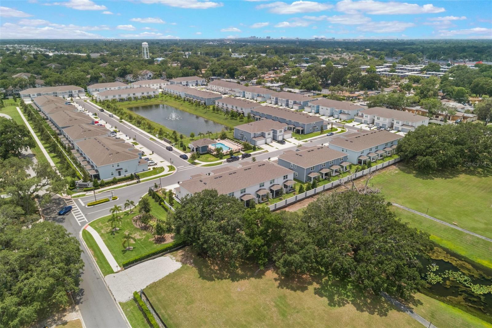 GRAYSON SQUARE - Residential