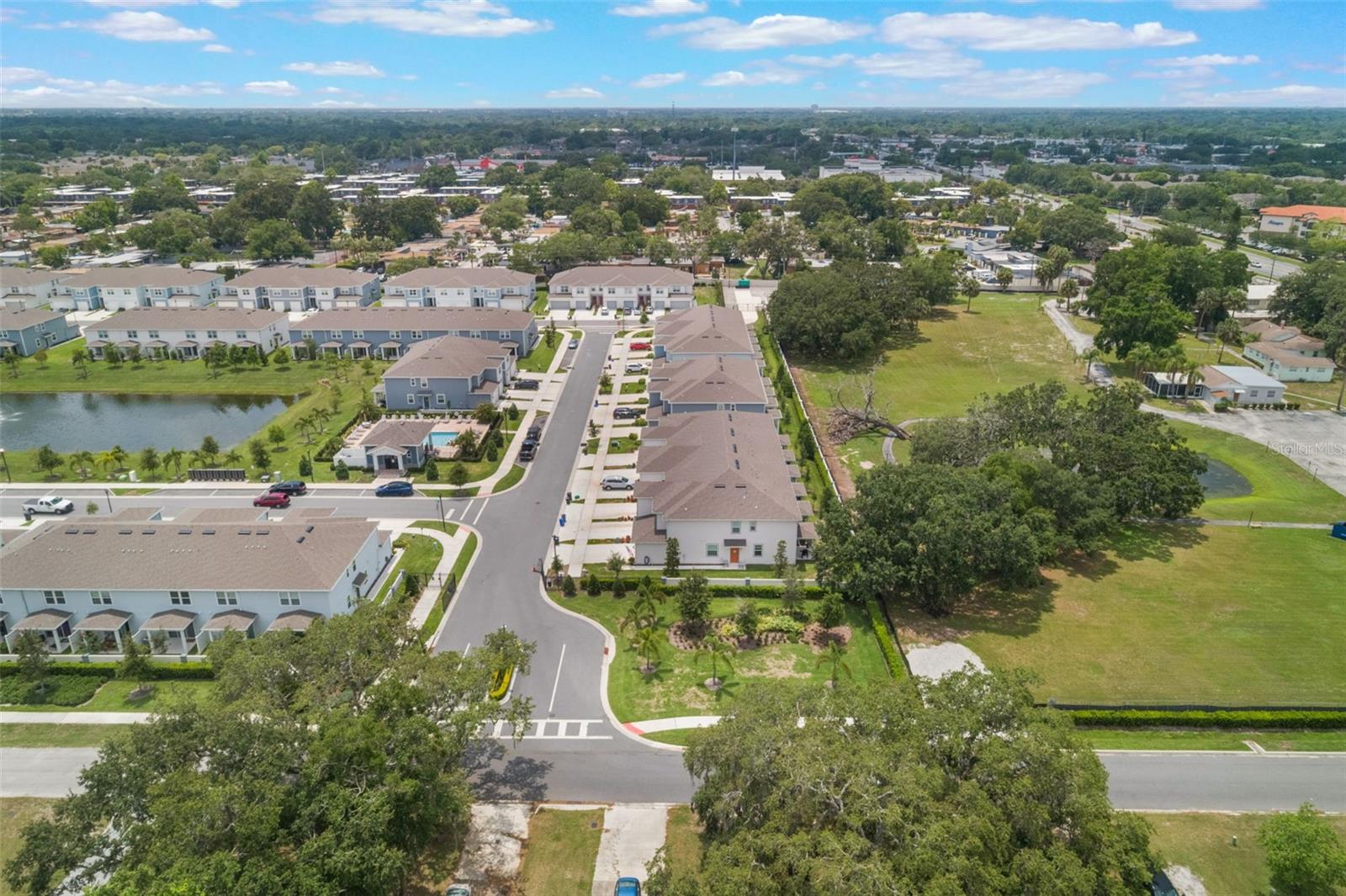 GRAYSON SQUARE - Residential