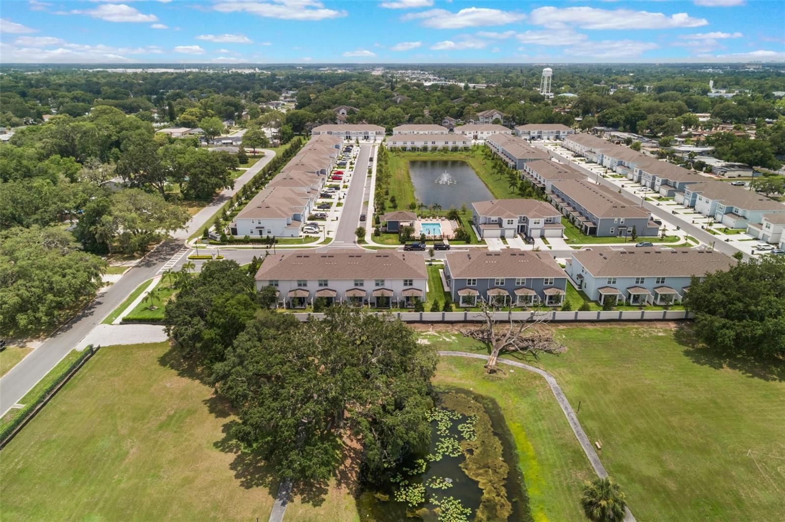 GRAYSON SQUARE - Residential