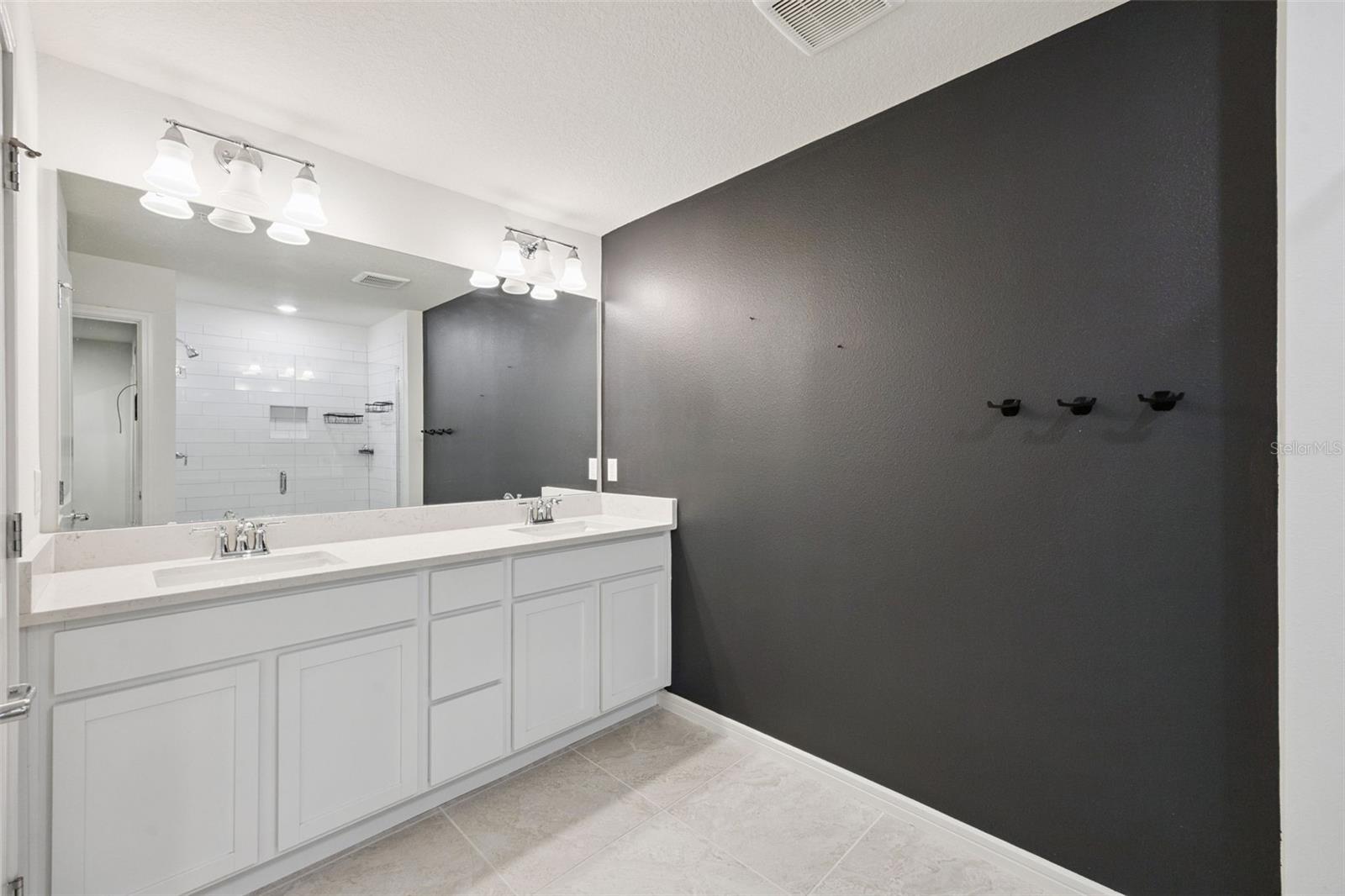 GRAYSON SQUARE - Residential