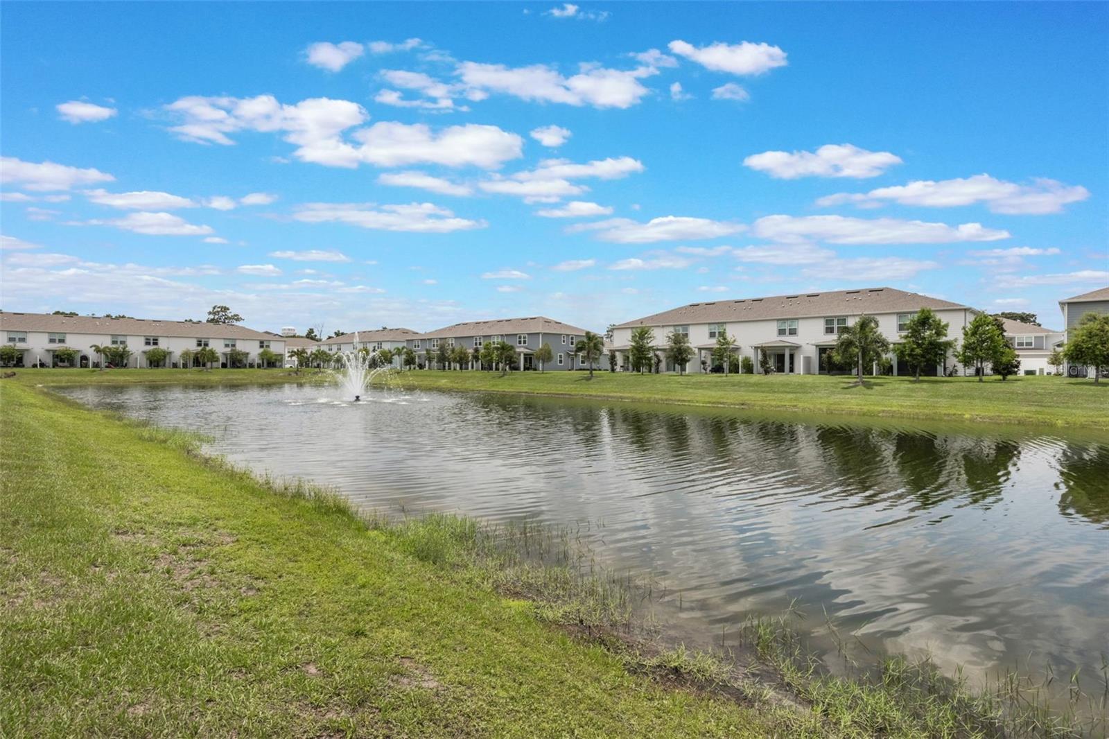 GRAYSON SQUARE - Residential