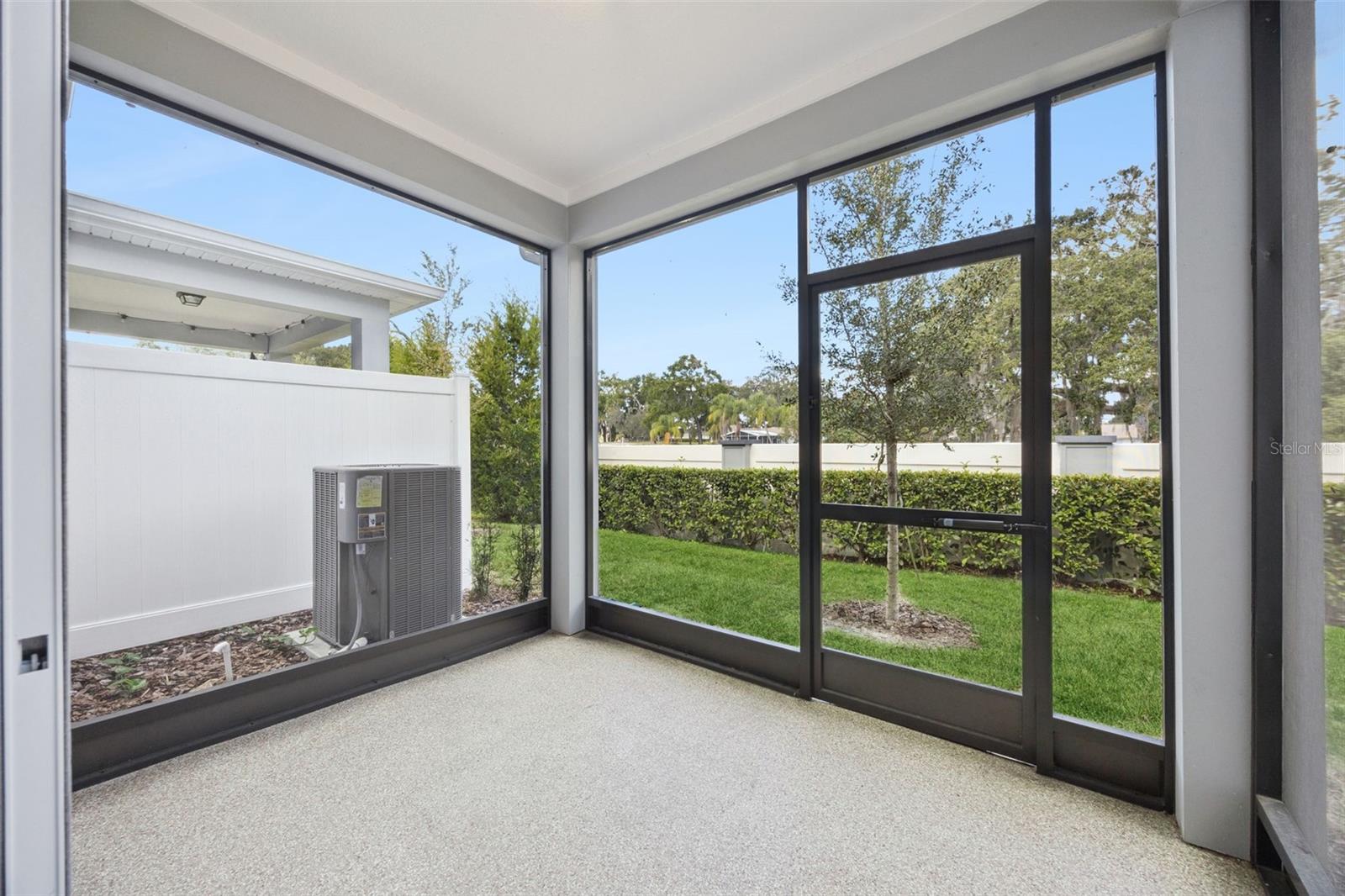 GRAYSON SQUARE - Residential