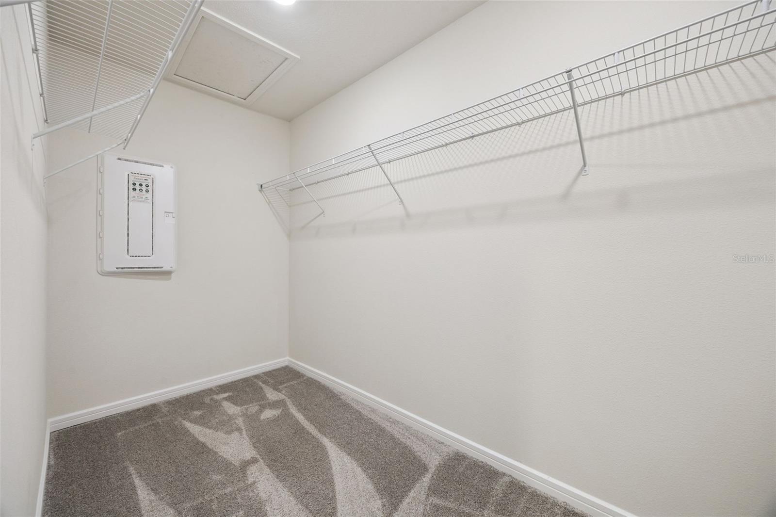 GRAYSON SQUARE - Residential