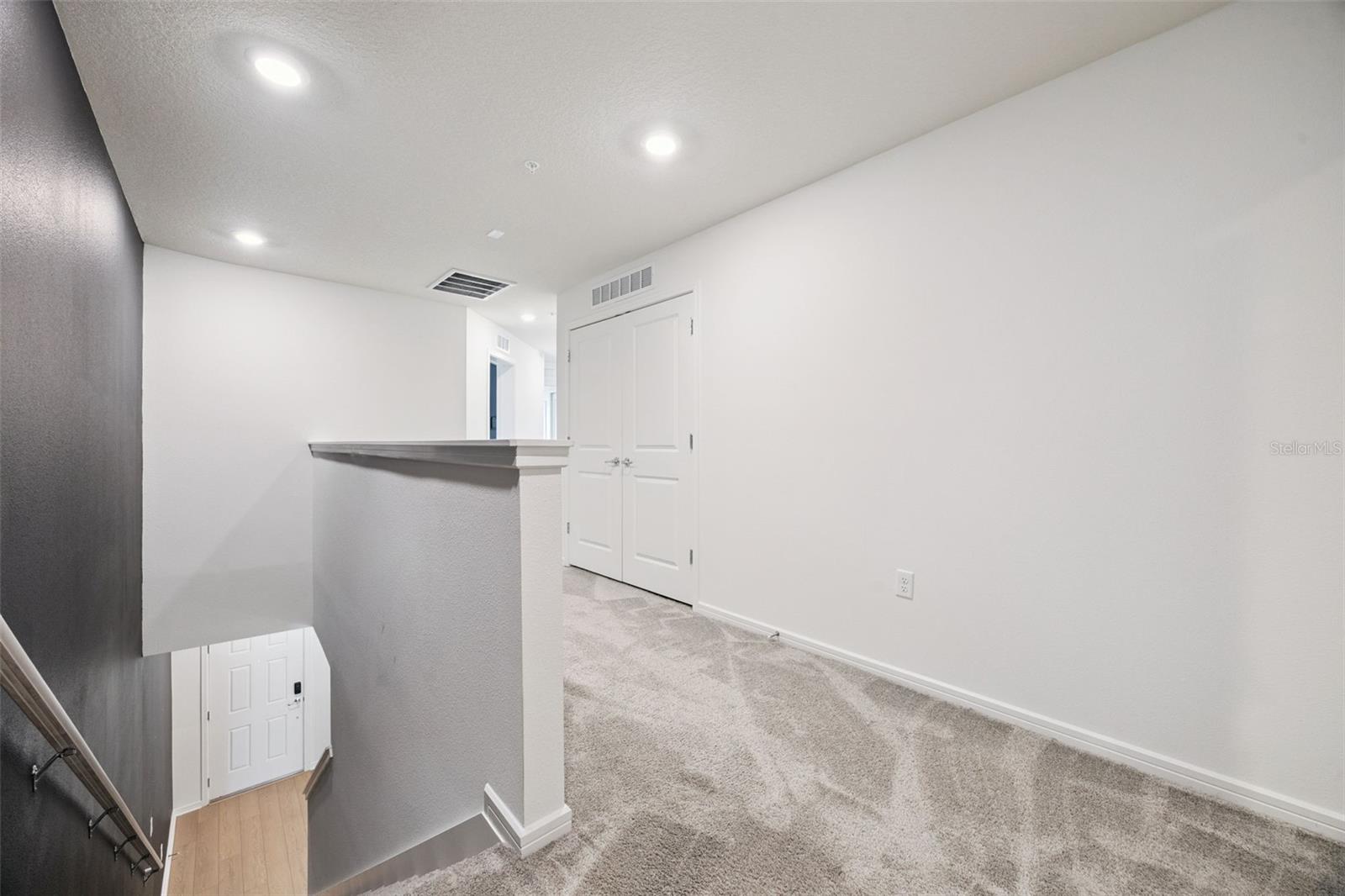 GRAYSON SQUARE - Residential