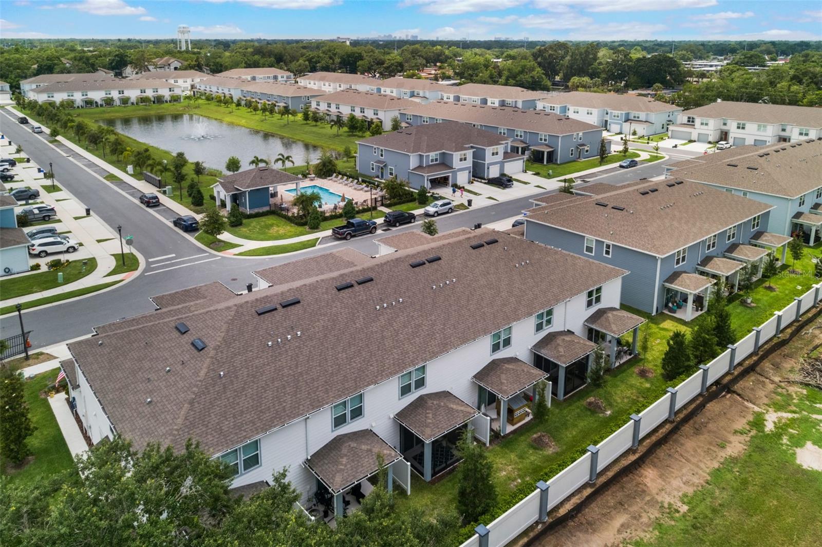 GRAYSON SQUARE - Residential