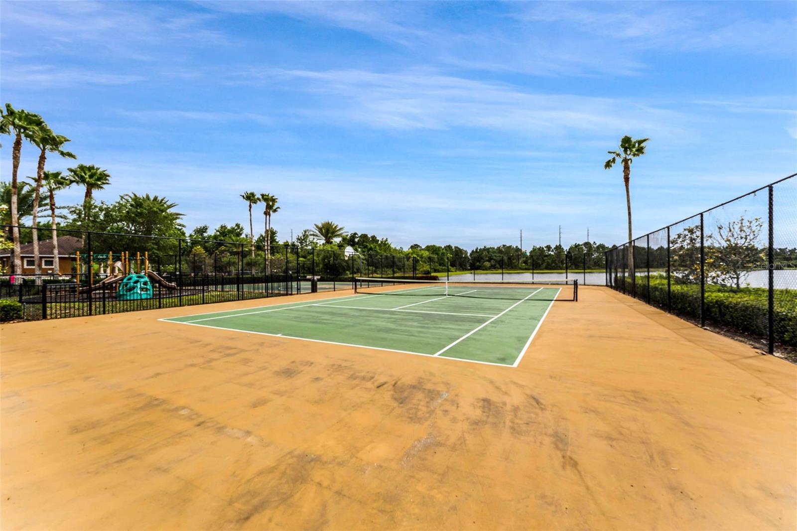 SAVANNAH LNDGS - Residential