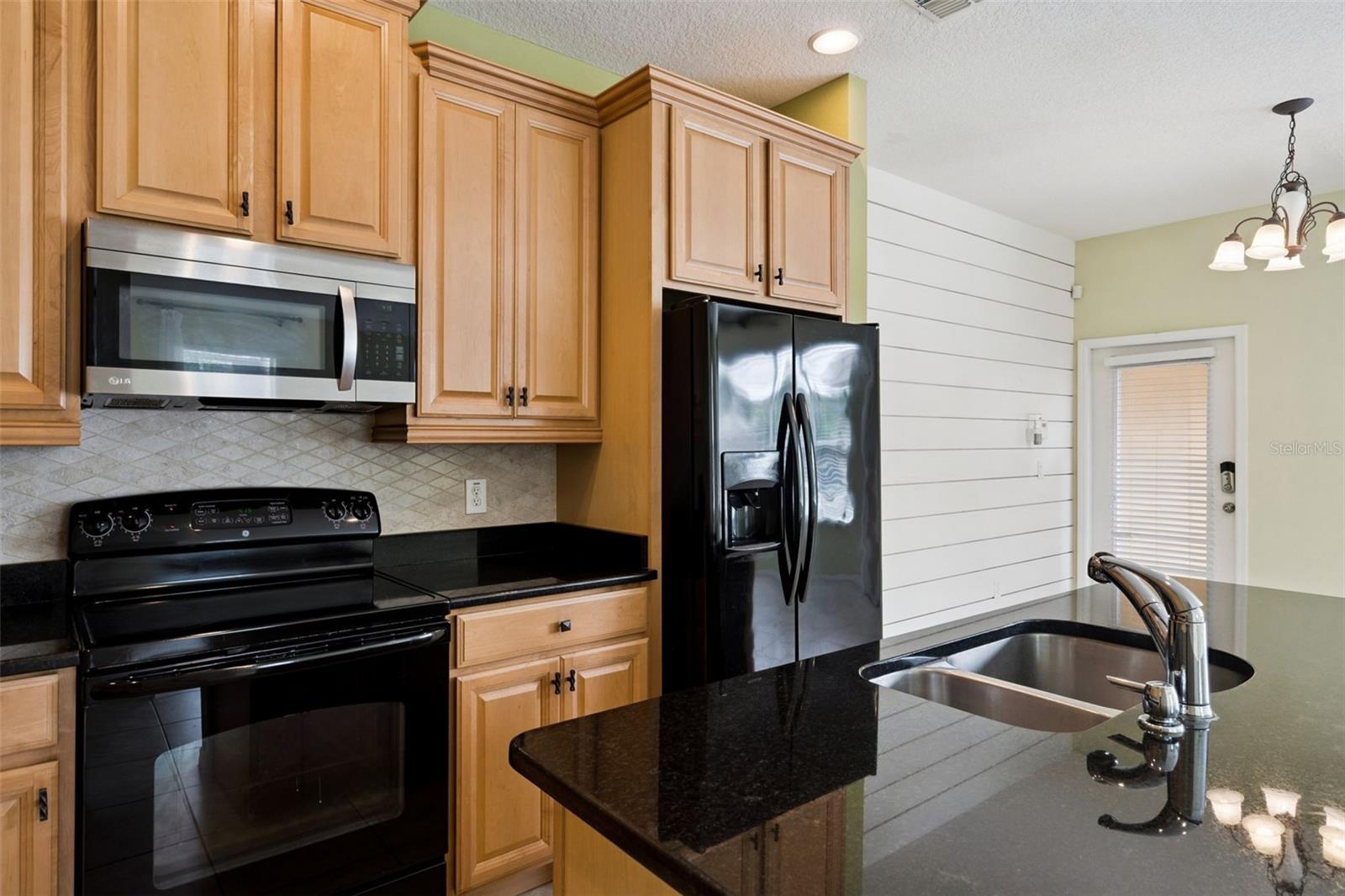 SAVANNAH LNDGS - Residential