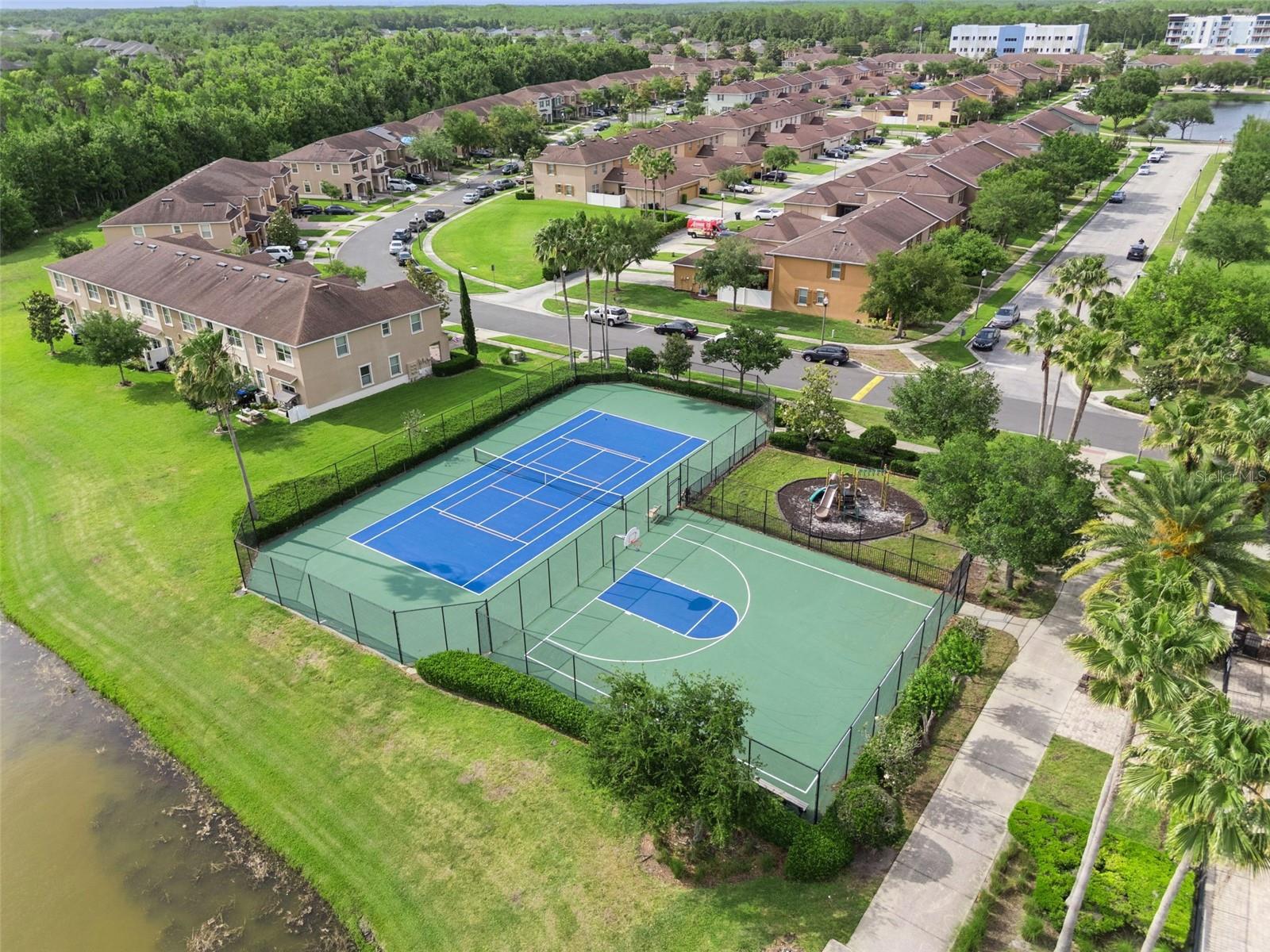 SAVANNAH LNDGS - Residential