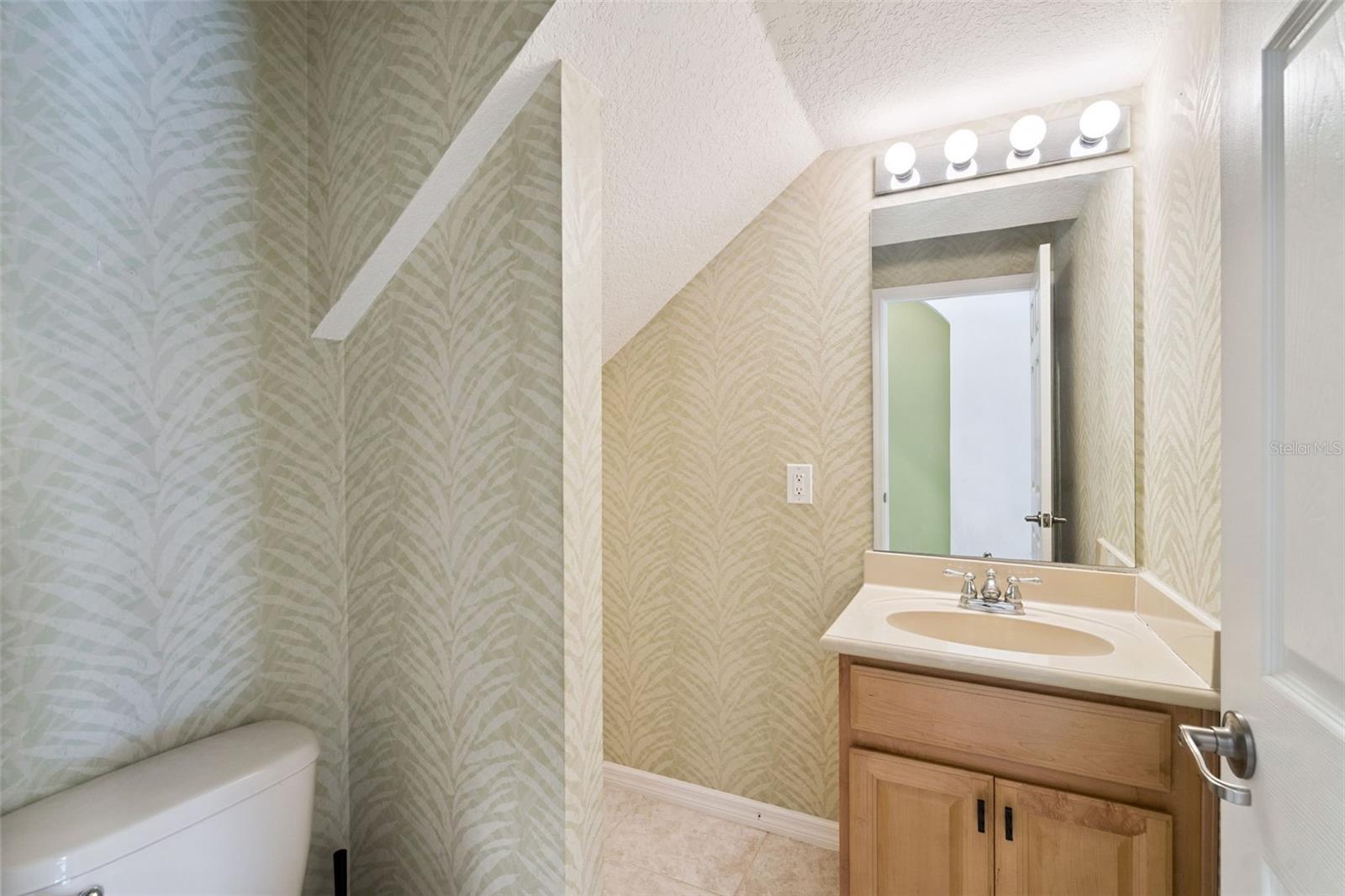 SAVANNAH LNDGS - Residential