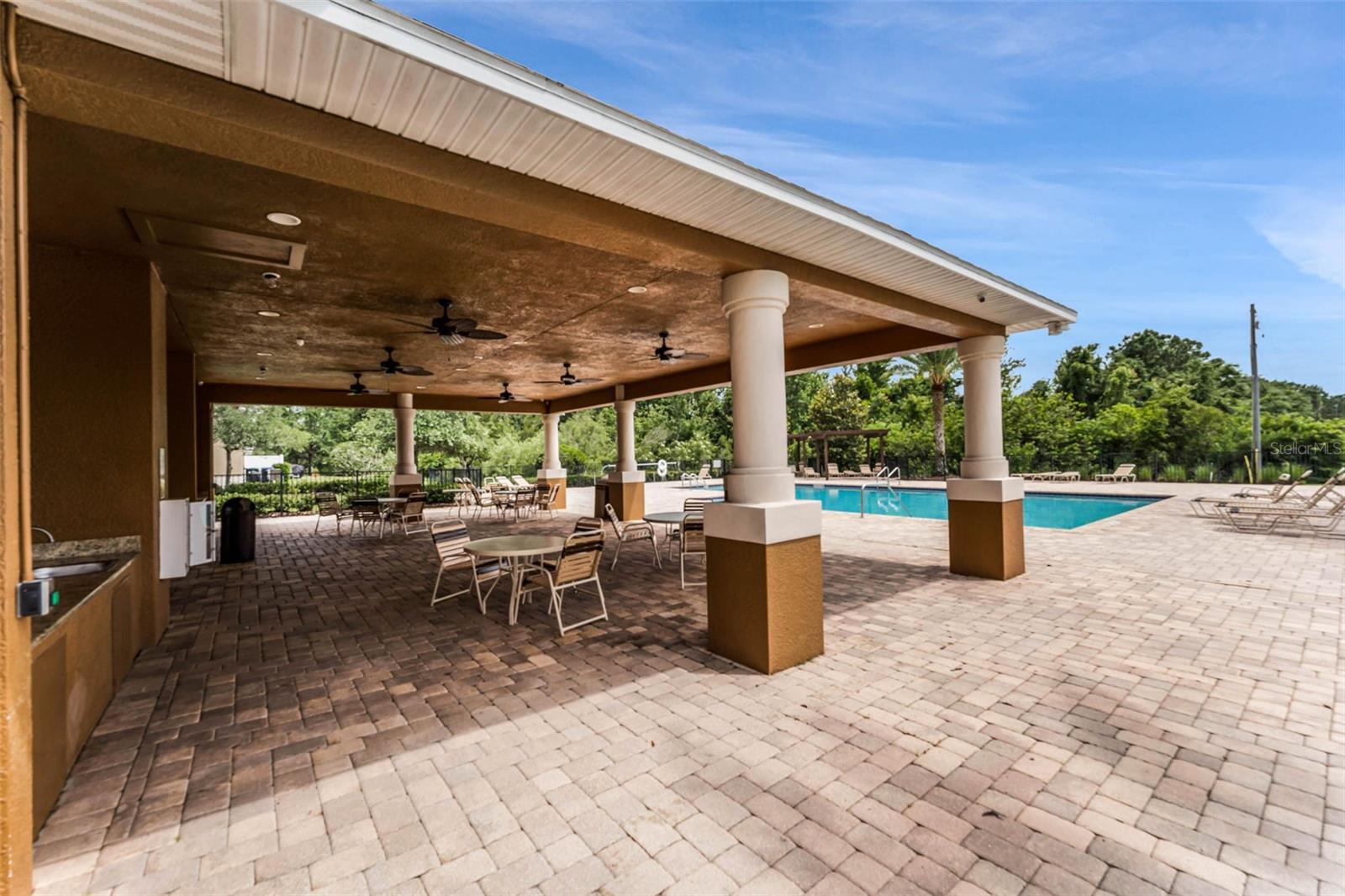 SAVANNAH LNDGS - Residential