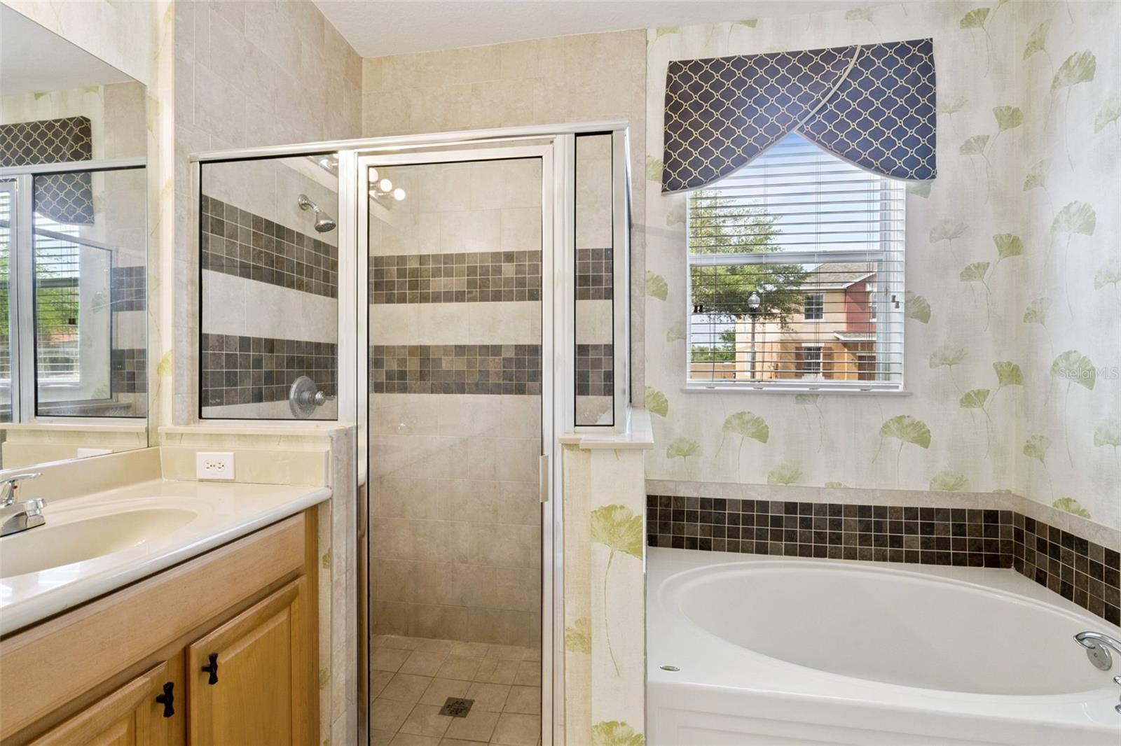 SAVANNAH LNDGS - Residential