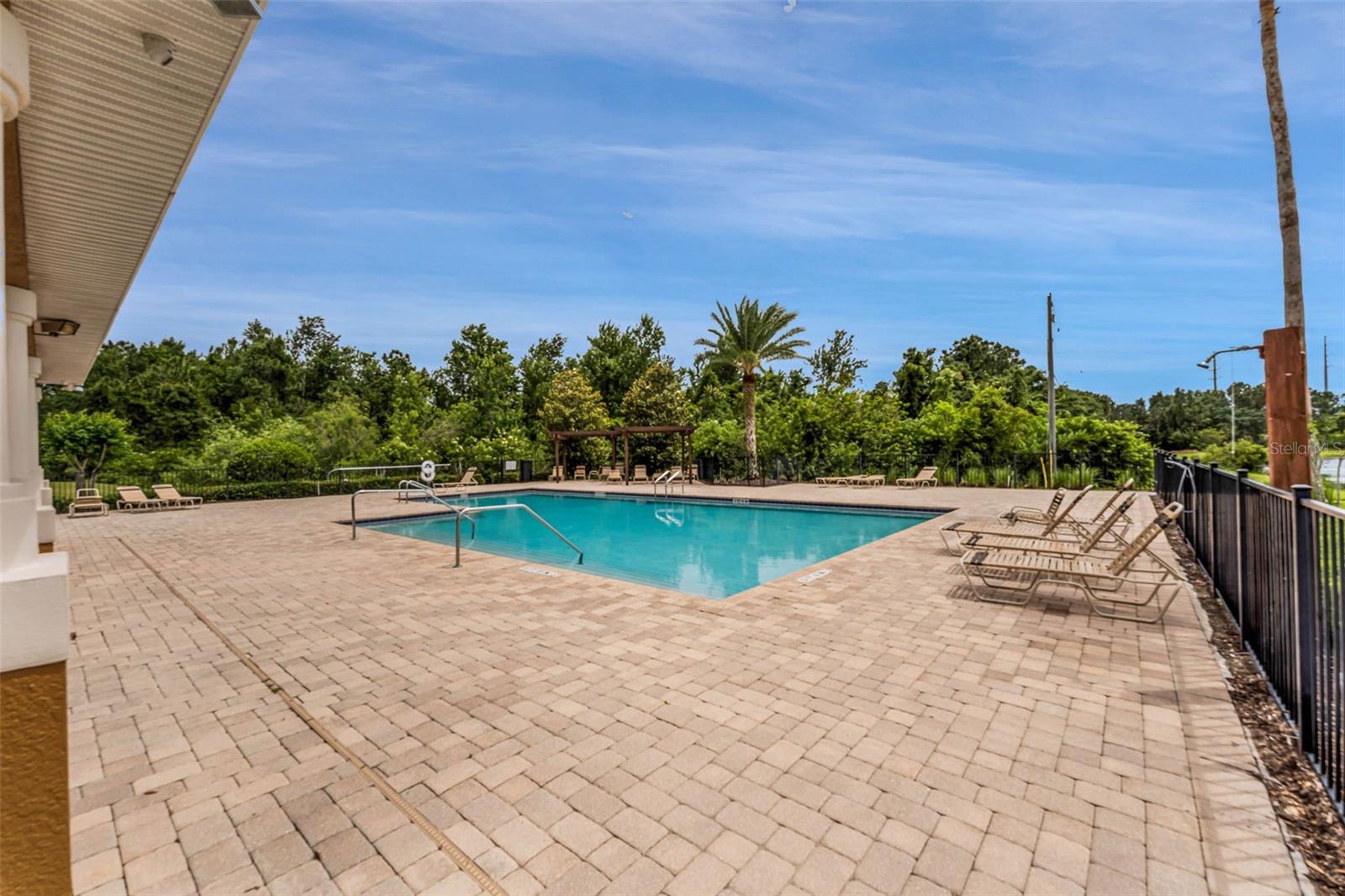 SAVANNAH LNDGS - Residential